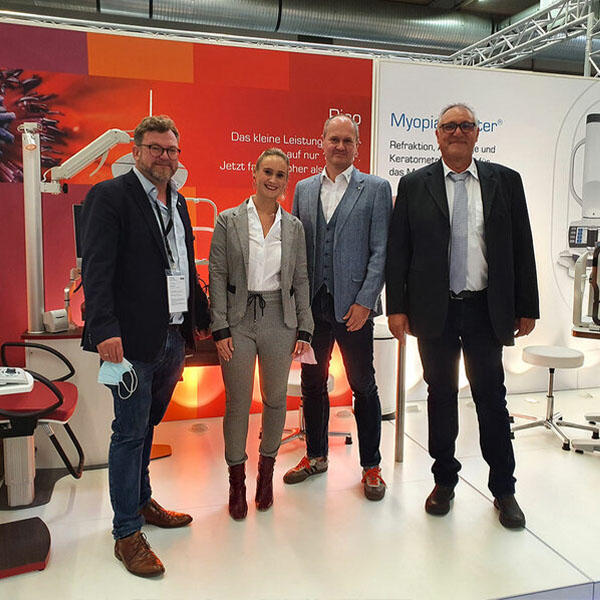 Wir waren dabei - Brille & Co.2021 - OCULUS Messe-Team. Von links: Daniel Hilgers, Anissa Frank, Thorsten Boss, Achim Strobel